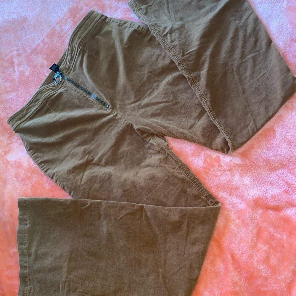 Forever 21 / corduroy bell bottom pants